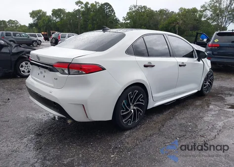 2021 Toyota Corolla Le z USA, uszkodzony, nr VIN JTDEPMAE8MJ180668